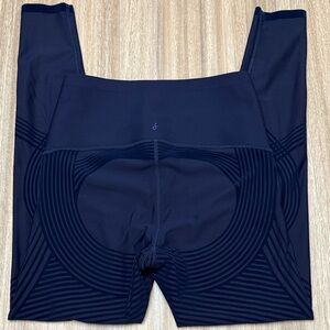FANKA body sculpt leggings (reversible) size medium in navy